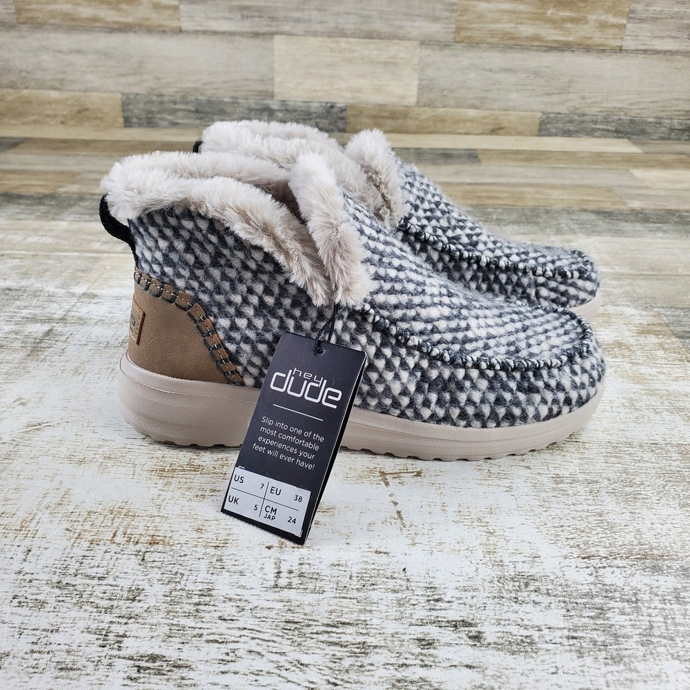Hey Dude Denny Womens Ankle Boots Sz 7 Stone Gray Shearling Lined Slip On